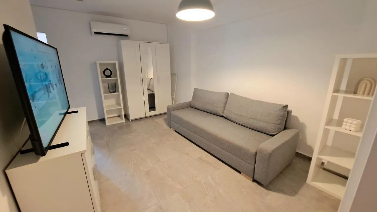 Ris Studio Dublu Universitate, Centrul Vechi Bucarest