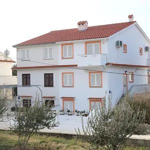 https://apartments-nada-baska-krk-51523.primorje-gorskikotar.com